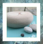 urnsteen-sier-urn-doos-hout-bewaardoos-kiezelurn-biologisch-afbreekbaar