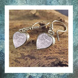 asoorbellen-haarlok-oorbellen-blauw-oorbelhanger-as-haarlok-zilveren-hartjes