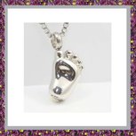 assieraden-sieraad-met-as-asjuweeltje-assieraad-ashanger-babyvoetje