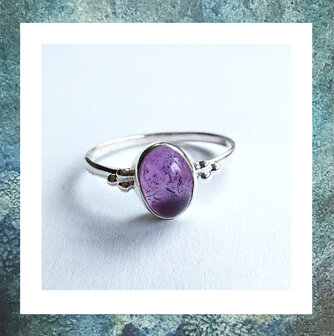 assieraad-asring-as-in-ringetje-juweeltje-asbestemming-zilver-ring-amethyst