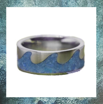 asring-ring-met-asverwerking-asjuweel-mannen-heren-ring-golven-titanium