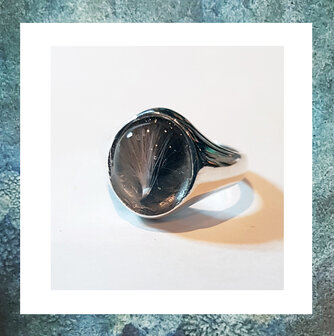 asring-haar-ring-haarlok-in-ring-juwelen-juweeltje-asbestemming-gedenksieraden-signet-zilver