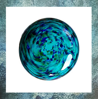 urn-as-in-glas-pebbles-U46RPTGBW-M-U46RPTGBW-S-knuffelstenen-glasrelieken-eeuwige-roos-tuquoise-zwart-groen-gemeleerd