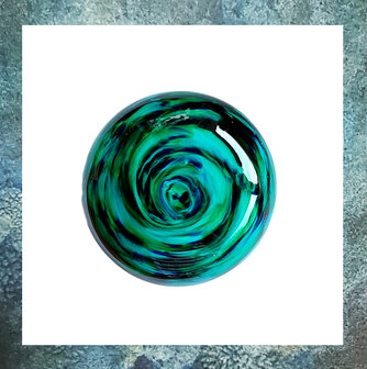 urn-as-in-glas-pebbles-U46RPTGBW-M-U46RPTGBW-S-knuffelstenen-glasrelieken-eeuwige-roos-tuquoise-zwart-groen-gemeleerd