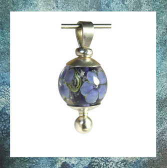 asbedels-as-in-glas-assieraden-herinneringsgeschenk-gedenkgeschenk-bloembolhanger-hortensia-bloemetje
