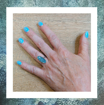 asring-as in ring-gedenksieraden-asbestemming-dun-ovaal-zilver-L-blauw-2