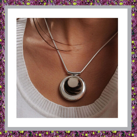 assieraden-haar-hanger-haarlok-in-sieraden-juwelen-juweeltje-gedenksieraden-haarlokhanger-rvs-rond