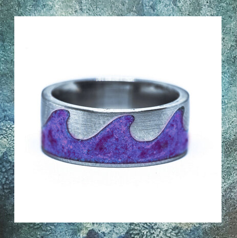 asring-ring-met-asverwerking-asjuweel-mannen-heren-ring-golven-titanium