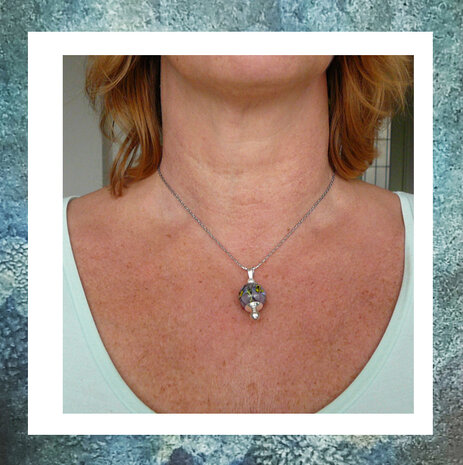 asbedels-as-in-glas-assieraden-herinneringsgeschenk-gedenkgeschenk-bloembolhanger-viooltje