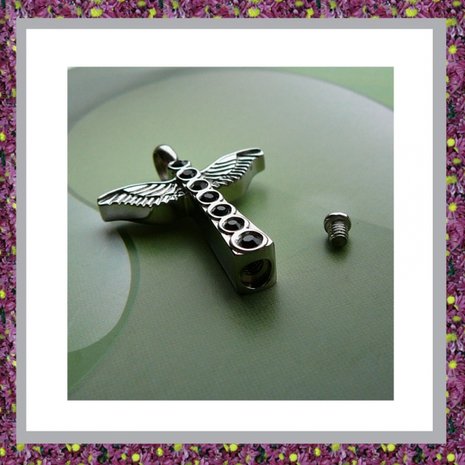 Kruis met zwarte strass en vleugels 05
