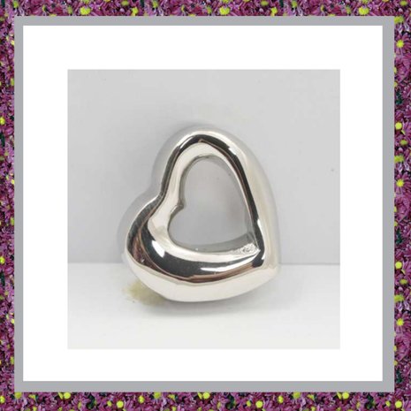 assieraden,assieraad ketting,ashanger,gedenksieraden,asjuweel,gedenksieraad,asverwerking in sieraad,rouwsieraden,uitvaartwinkel